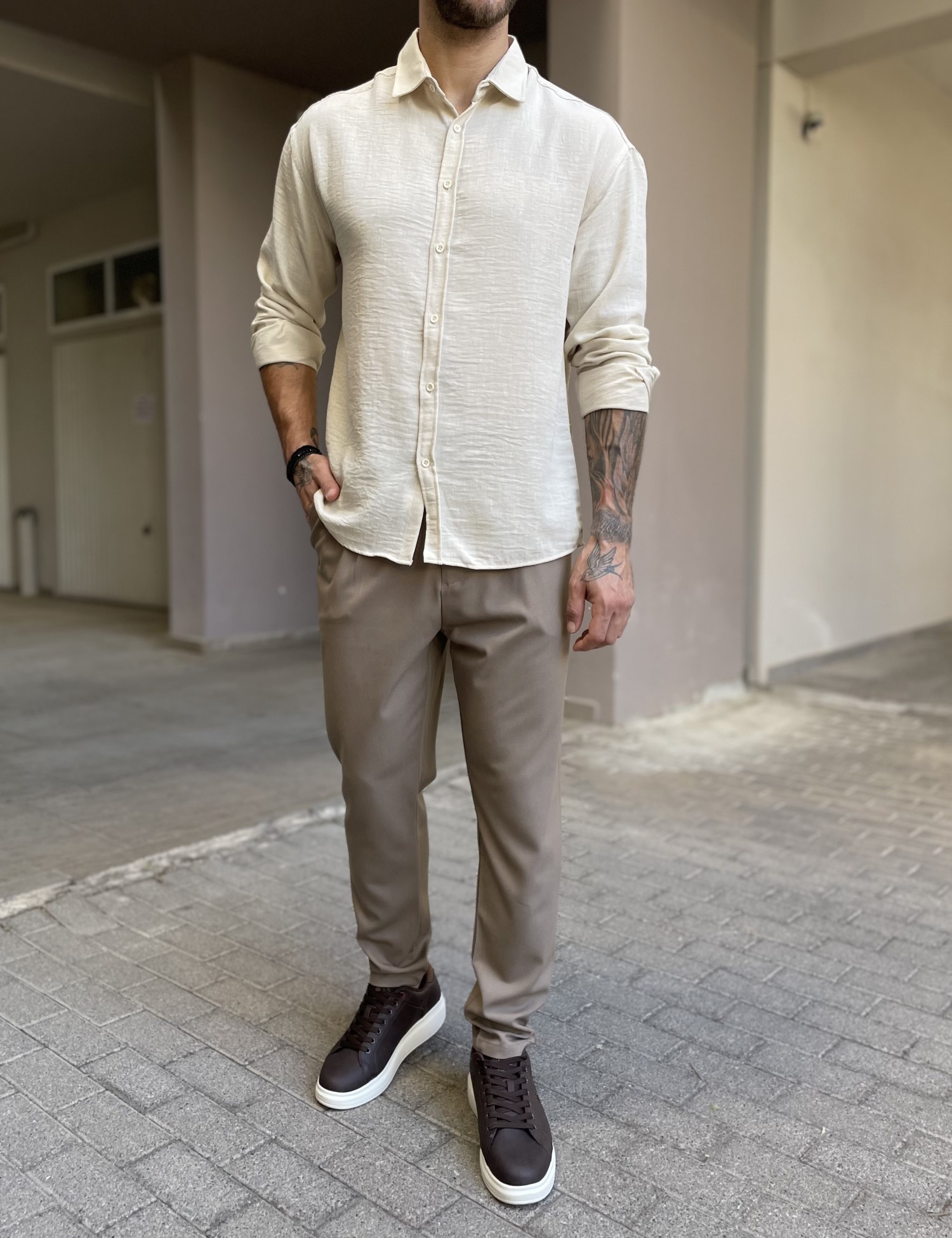 Ανδρικό εκρού γκοφρέ Overshirt με γιακά RMZ579 φωτογραφία